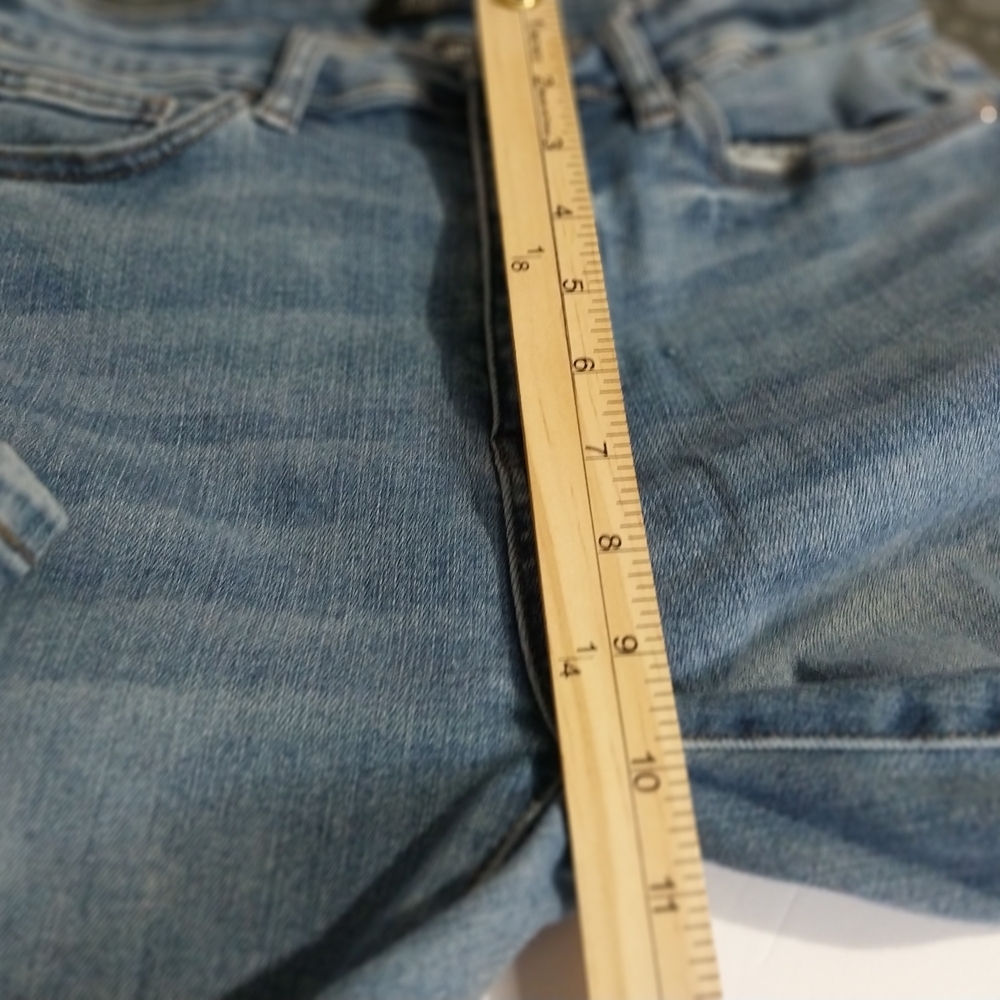 Judy Blue Medium Wash Straight Leg Capri - Picture 7 of 12
